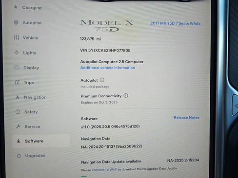 Used 2017 Tesla Model X 75D image 10