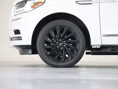 Used 2020 Lincoln Navigator Reserve w/ Equipment Group 208A Reserve AWD/4WD image 8