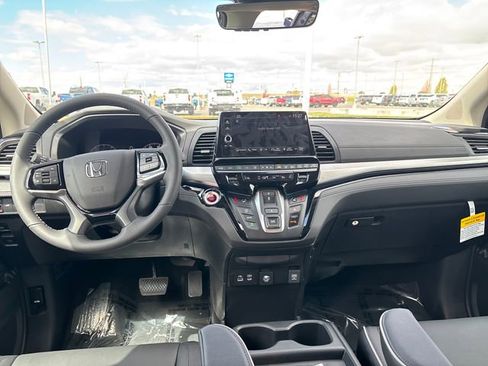 New 2026 Honda Odyssey Touring image 12