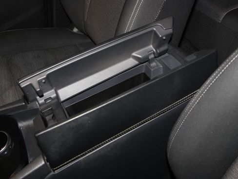 Used 2023 Nissan Rogue SV image 18