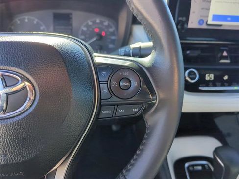 Used 2024 Toyota Corolla SE image 17