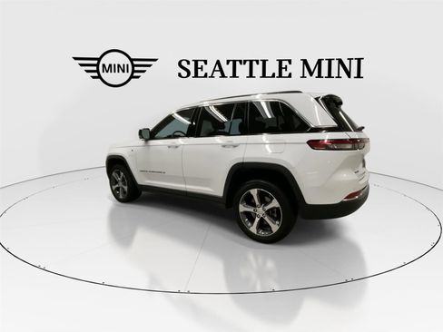 Used 2022 Jeep Grand Cherokee Limited 4xe w/ Luxury Tech Group II image 8