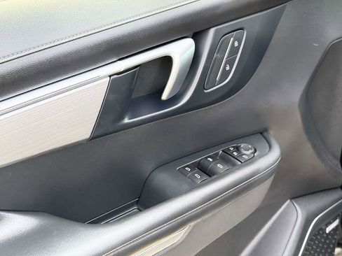 Used 2025 Buick Enclave Preferred image 19