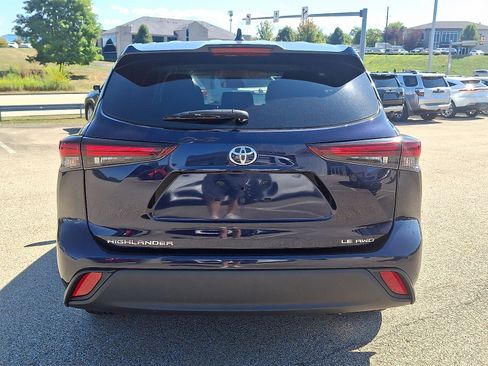Certified 2024 Toyota Highlander AWD image 5