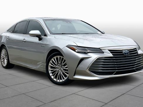 Used 2020 Toyota Avalon Limited w/ Advanced Safety Package image 2