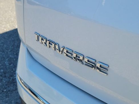 Certified 2022 Chevrolet Traverse High Country FWD image 9