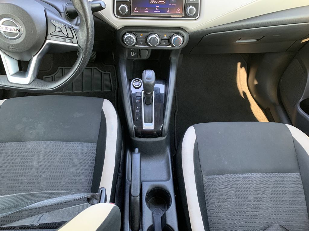 Used 2022 Nissan Versa SV FWD image 20