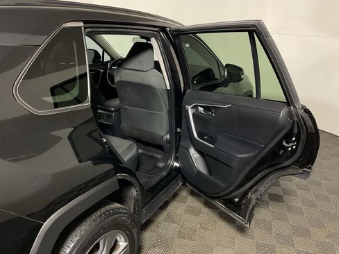 Used 2022 Toyota RAV4 XLE w/ Convenience Package image 29