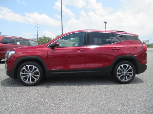Used 2020 GMC Terrain SLT w/ Preferred Package FWD image 4