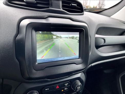 Used 2021 Jeep Renegade Latitude w/ Convenience Group image 34