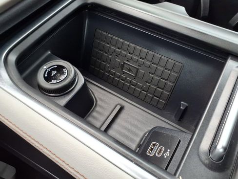 Certified 2025 Ford Expedition Active AWD/4WD image 23