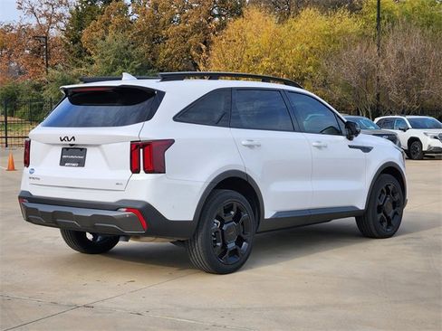 Certified 2025 Kia Sorento SX image 7