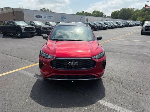 Used 2023 Ford Escape ST-Line w/ Tech Pack #1 AWD/4WD image 2