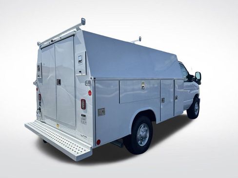 New 2025 Ford E-350 and Econoline 350 Super Duty w/ Power Equipment Group RWD image 4