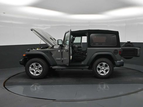 Used 2019 Jeep Wrangler Sport AWD/4WD image 34