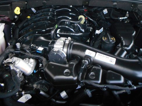 Certified 2024 Jeep Grand Cherokee Limited w/ Black Appearance Package image 5