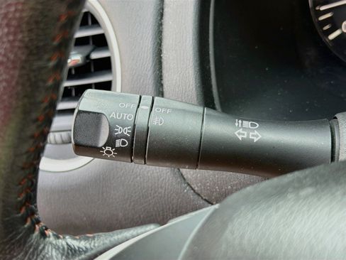 Used 2019 Nissan Pathfinder SL FWD image 15