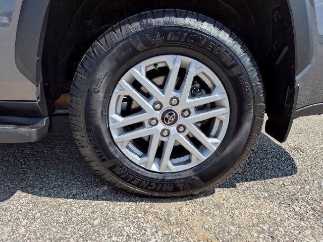 Used 2023 Toyota Sequoia SR5 w/ SR5 Premium Package AWD/4WD image 10