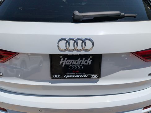 Used 2019 Audi Q3 2.0T Premium Plus AWD/4WD image 39