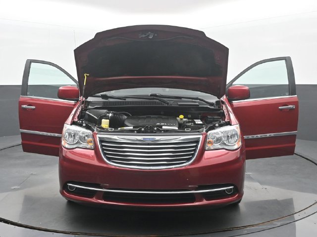 Used 2016 Chrysler Town & Country Touring w/ Driver Convenience Group FWD image 55