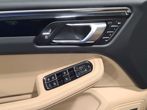 New 2026 Porsche Macan AWD/4WD image 14