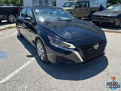 Used 2024 Nissan Altima 2.5 S FWD image 7