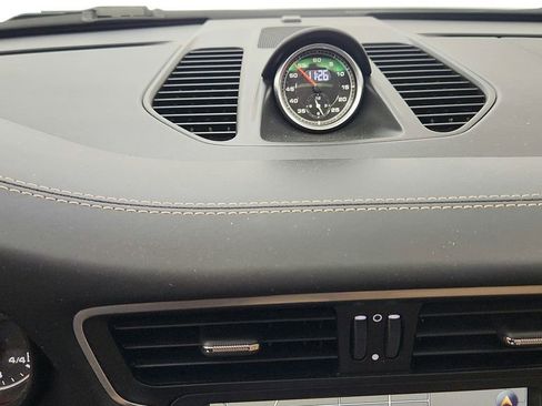 Used 2014 Porsche 911 Turbo S image 32