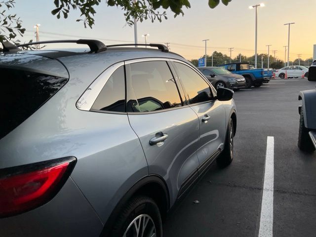 Used 2022 Ford Escape SEL w/ Technology Package FWD image 5