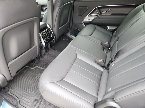 New 2026 Land Rover Range Rover Long Wheelbase SE image 30