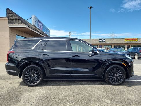 Used 2025 Hyundai Palisade Calligraphy AWD/4WD image 3