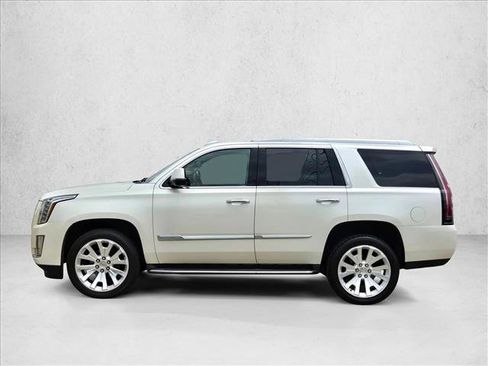 Used 2015 Cadillac Escalade Luxury RWD image 8