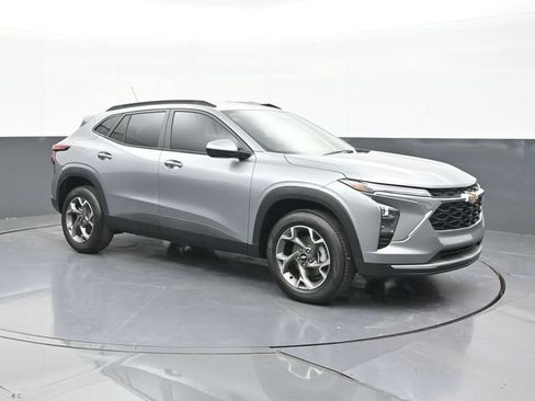 New 2026 Chevrolet Trax LT w/ Driver Confidence Package FWD image 14