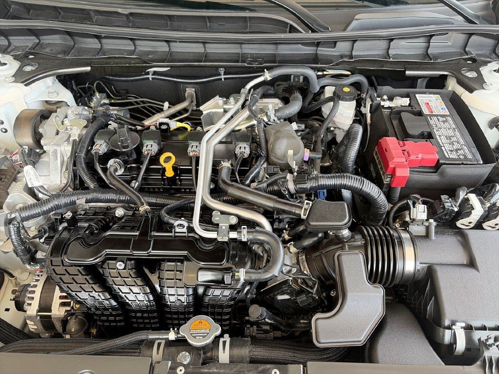 Used 2025 Nissan Altima 2.5 SV FWD image 31