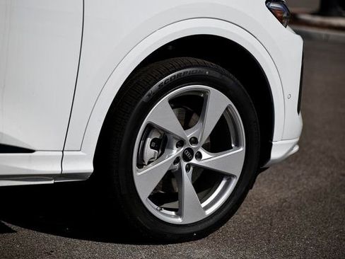 New 2025 Audi Q5 Premium Plus AWD/4WD image 5