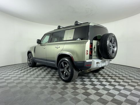 Used 2023 Land Rover Defender 110 SE image 3