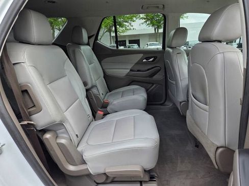 Used 2021 Chevrolet Traverse LT w/ LT Premium Package FWD image 18