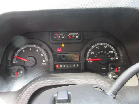 Used 2013 Ford E-350 and Econoline 350 Super Duty w/ Class I Trailer Tow Pkg image 11