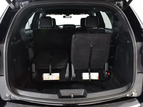 Used 2018 Ford Explorer XLT w/ Equipment Group 202A AWD/4WD image 21