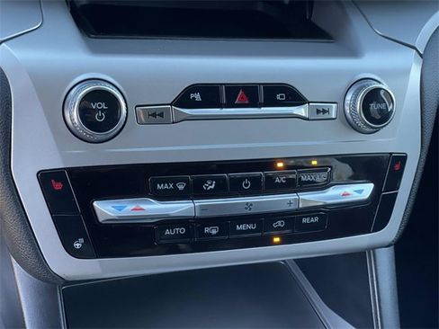 Certified 2022 Ford Explorer XLT w/ Equipment Group 202A image 17