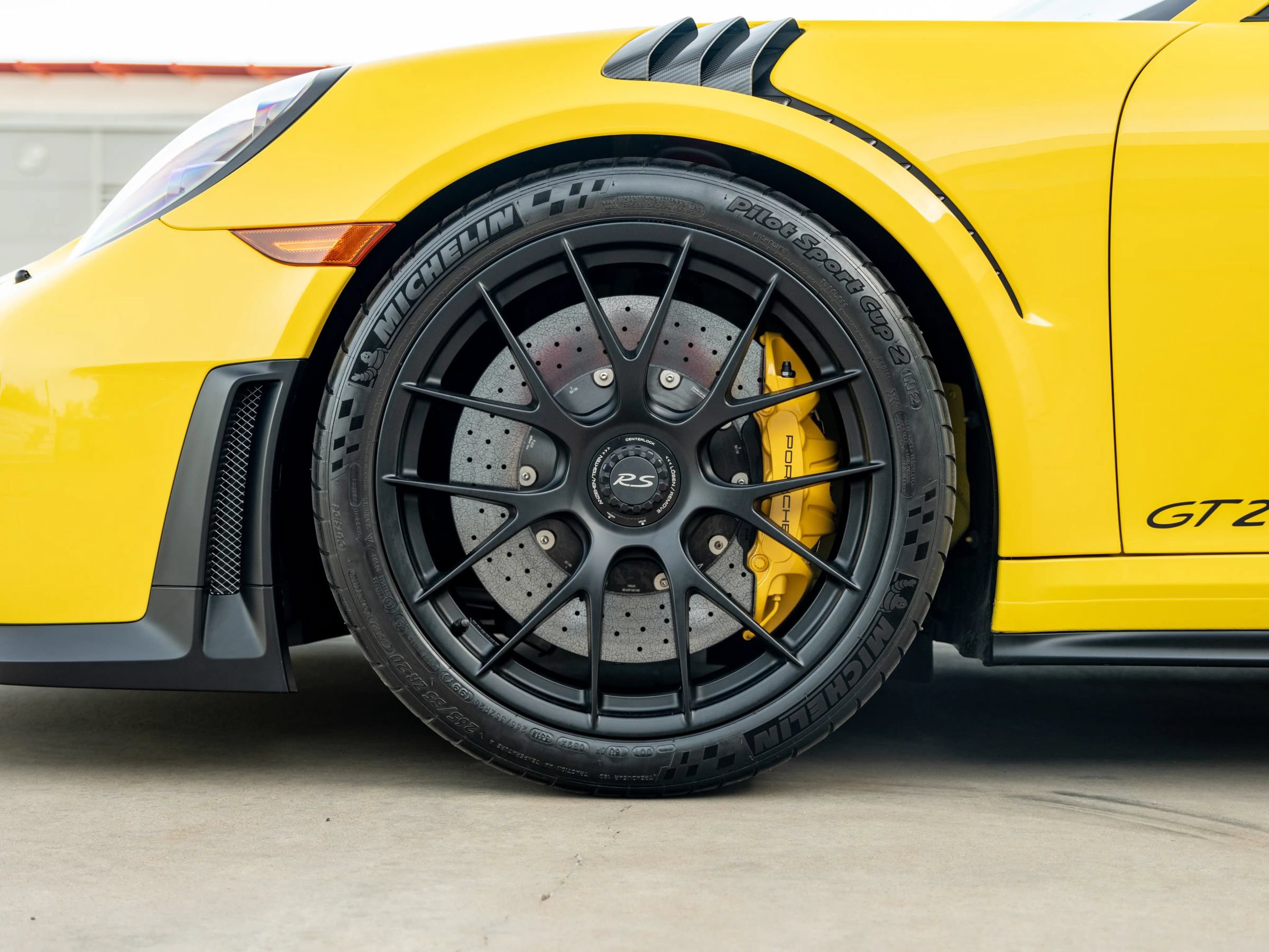 Used 2018 Porsche 911 GT2 RS RWD image 28