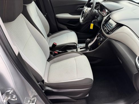Used 2017 Chevrolet Trax LS image 10