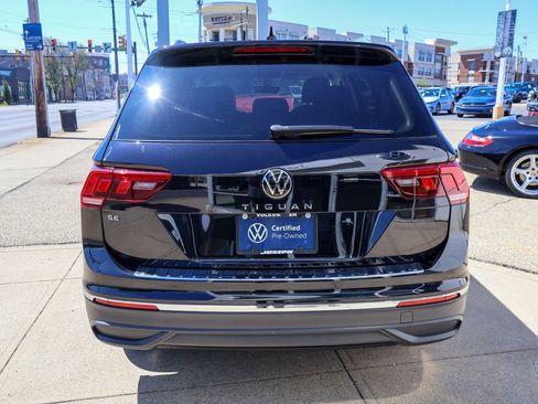 Certified 2023 Volkswagen Tiguan SE image 4