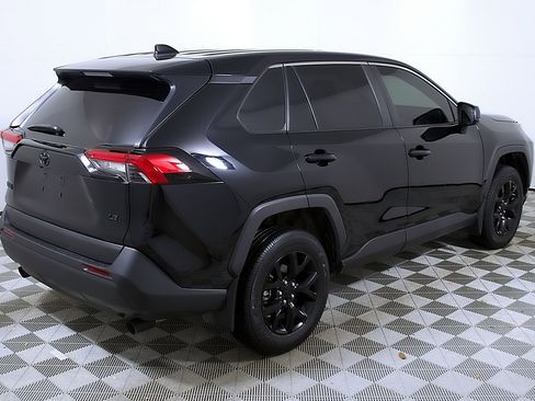 Used 2024 Toyota RAV4 LE image 7