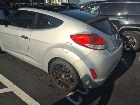 Used 2012 Hyundai Veloster w/ Style Pkg image 6