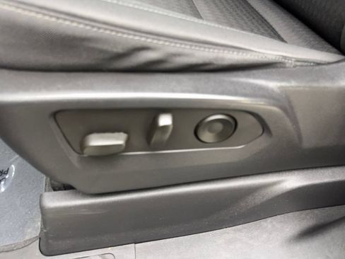 Used 2023 Chevrolet Silverado 1500 Custom RWD image 31
