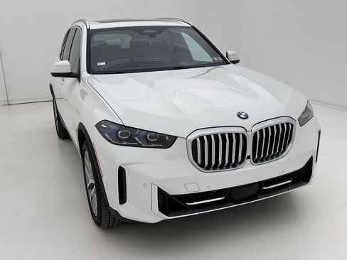 Certified 2026 BMW X5 xDrive40i w/ Premium Package image 3