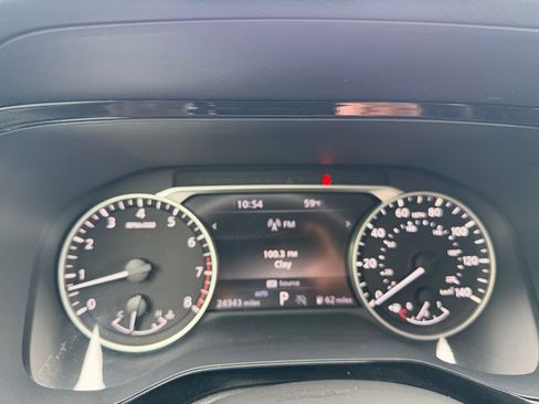 Used 2023 Nissan Pathfinder SL AWD/4WD image 16