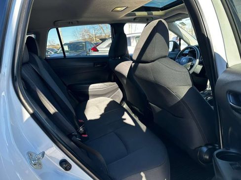 Used 2022 Toyota Corolla Cross LE w/ Moonroof Package image 12