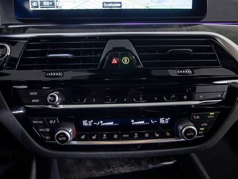 Used 2023 BMW M550i xDrive image 25