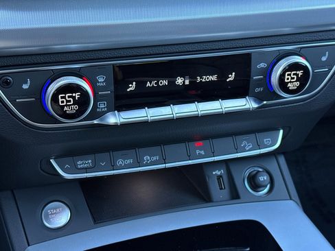 Certified 2025 Audi Q5 2.0T Premium w/ Convenience Plus Package image 17